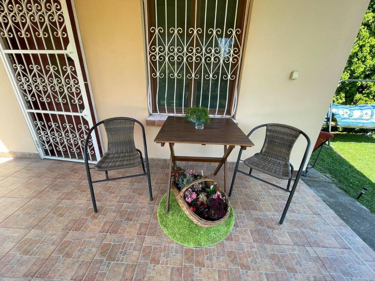 Chill Apartman Oroshaza Bagian luar foto